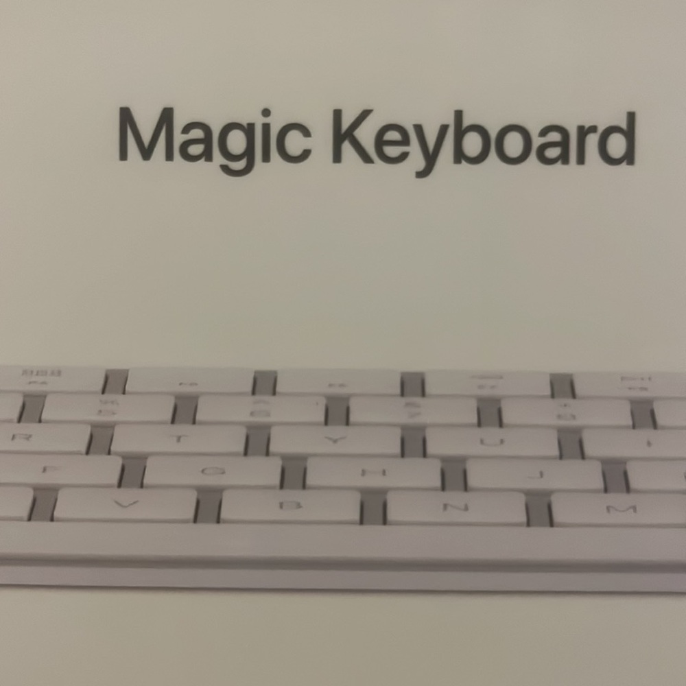 Apple Magic Keyboard - Picture 2 of 3